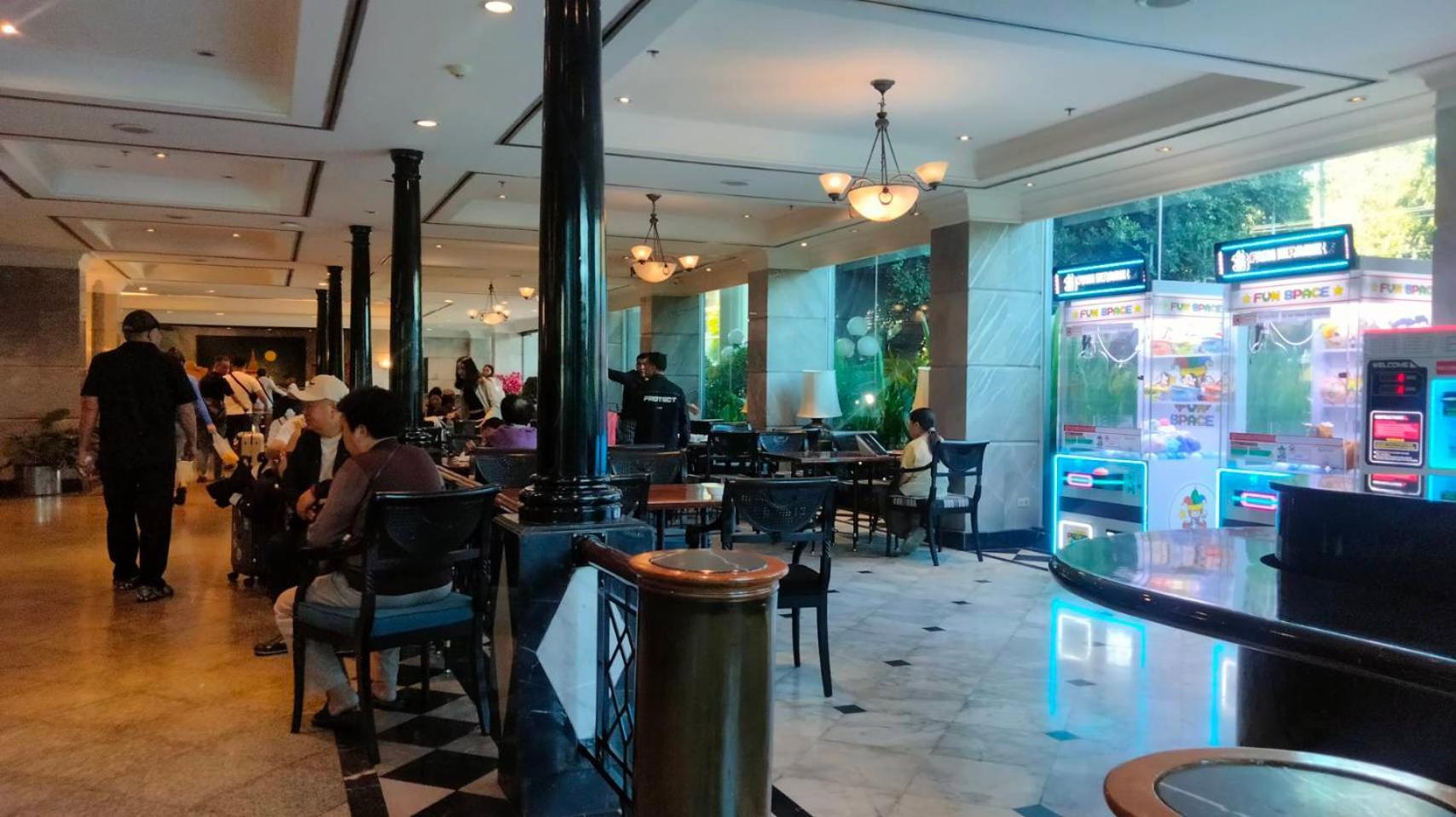 Witz Bangkok Ramkhamhaeng Hotel Exterior foto
